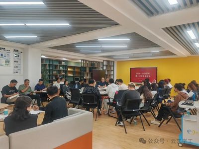 学校组织召开2024-2025学年第一次学生座谈会和学生工作联席会